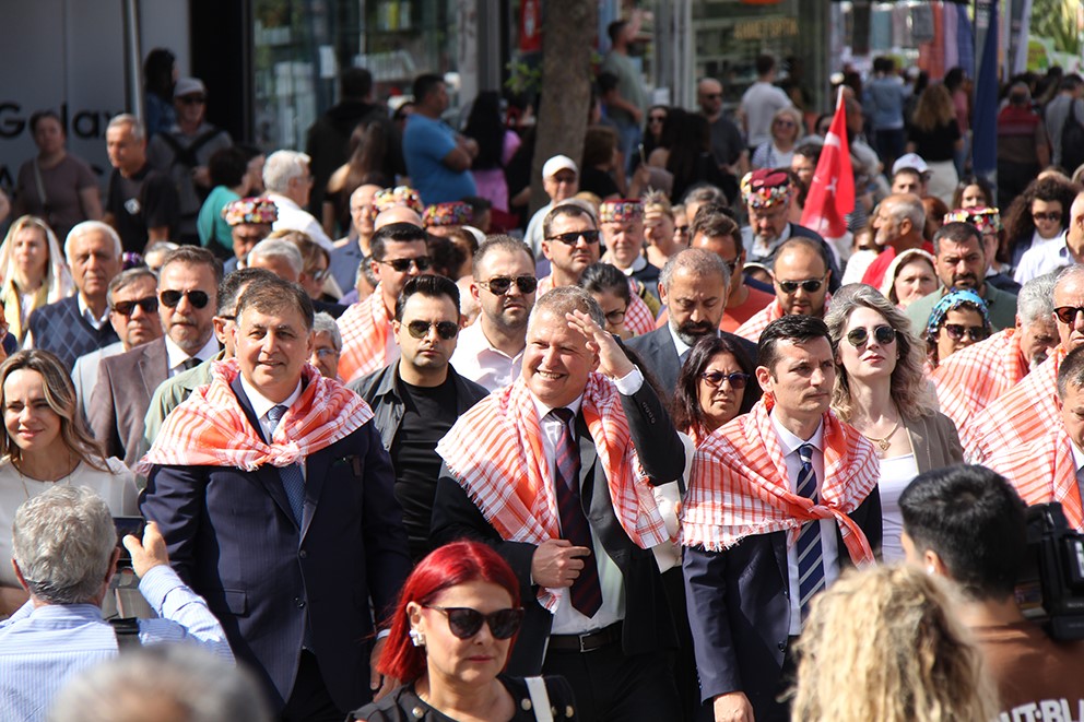 Urla ekonomisine Enginar Festivali dopingi